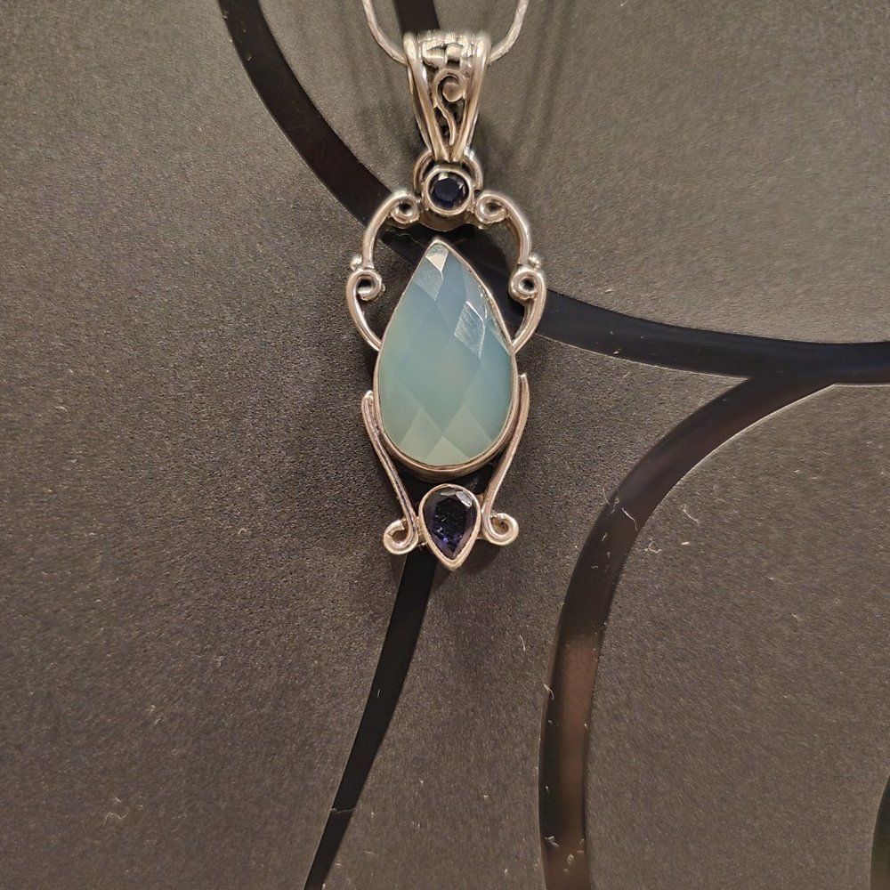 Aqua chalcedony and amethyst sterling silver pendant - Picture 5 of 9